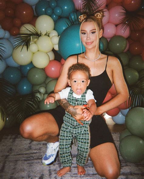 playboi carti son age|Playboi Carti Shares Rare Photo Of His Son With Iggy。